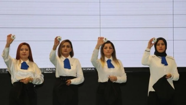 Van'da 'İlk Evim, İlk İş Yerim' projesinde yapılacak konutlar için kura çekildi