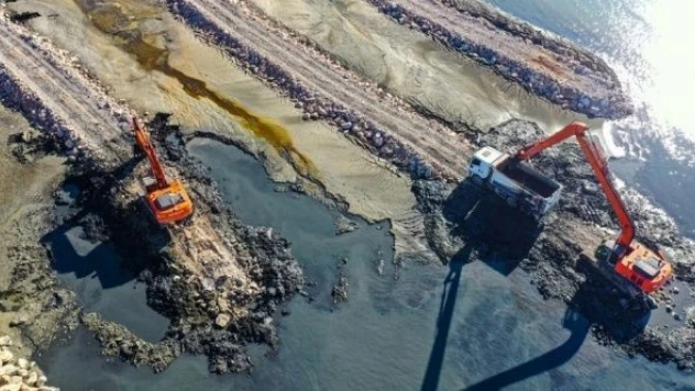 Van Gölü'nden  615 bin metreküp dip çamuru ve balçık çıkarıldı