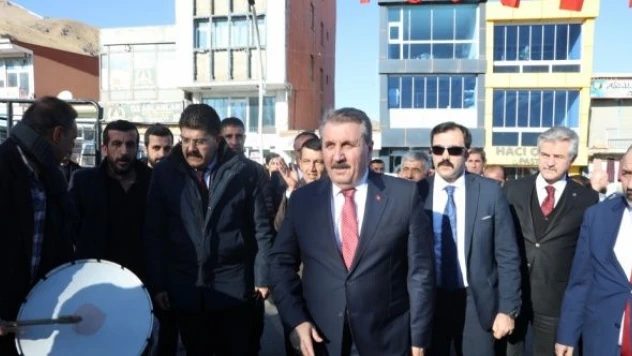 BBP Genel Başkanı Destici Başkale'de esnafı ziyaret etti