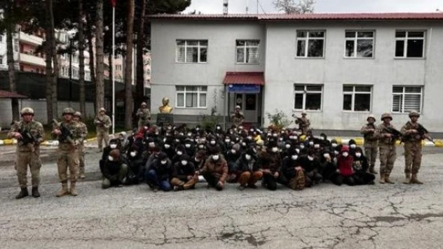 Bitlis'te 130 düzensiz göçmen yakalandı