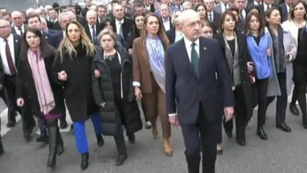 CHP Adalet Bakanlığı'na yürüdü :  Kızımız için adalet istiyoruz