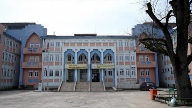 Depremle sarsılan Düzce'de eğitim yarın başlıyor