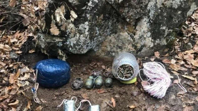 Hakkari'de operasyon: patlayıcı ele geçirildi