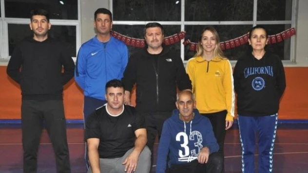 Kaymakam voleybol turnuvasında forma giydi