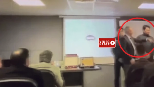 Müdüre bak müdüre! Gümrük müdürünün sosyal medyaya düşen görüntüleri şoke etti...