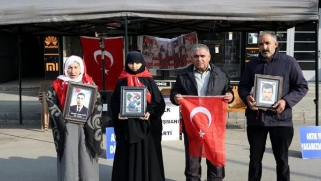 Muş'ta evlat nöbeti devam ediyor!