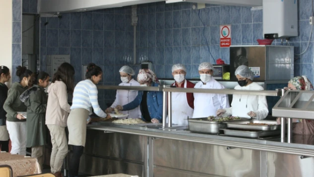 Özalp'ta 6 bin öğrenciye ücretsiz yemek