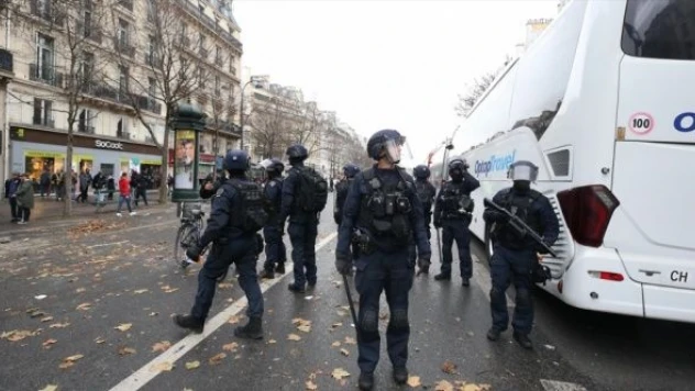 Paris saldırısının şüphelisi tutuklu yargılanacak