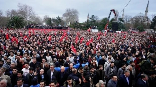 Saraçhane'deki mitinge kaç kişi katıldı?