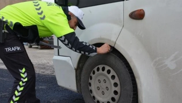 Tatvan'da kış lastiği denetimi yapıldı