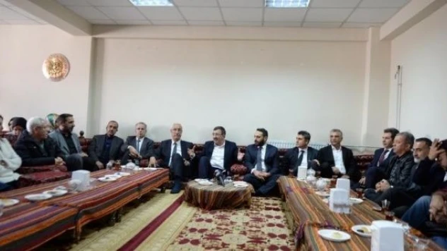 TBMM Plan ve Bütçe Komisyonu Başkanı Yılmaz, Bingöl'de öğrencilerle buluştu