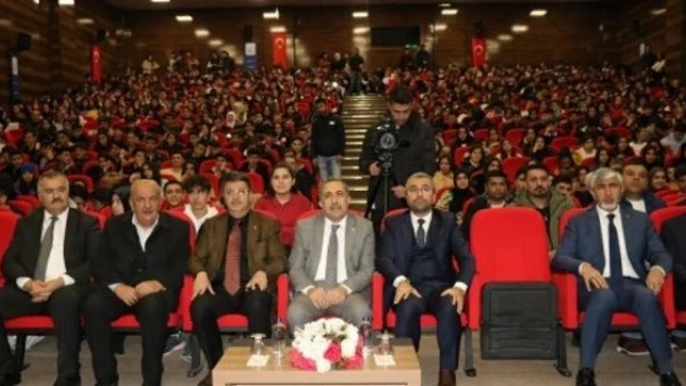 Van'da öğrencilere kaynak kitap desteği