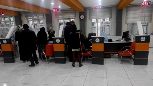 2023'de Afyonkarahisar'da 668 bin 787 kimlik, 194 bin 596 ehliyet yenilendi