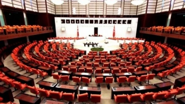 Başörtüsü Anayasa Değişikliği Teklifi kabul edildi