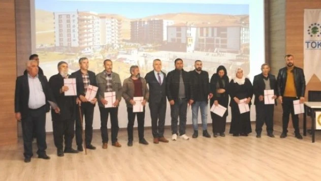 Cizre'de terör mağdurları yeni konutlarına kavuştu