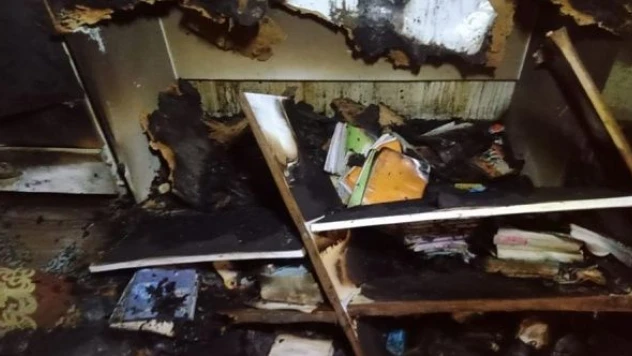 Elektrik kontağından çıkan yangınla çocuk odası küle döndü