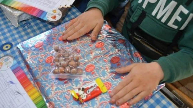 Köy çocukları karne heyecanını doyasıya yaşadı