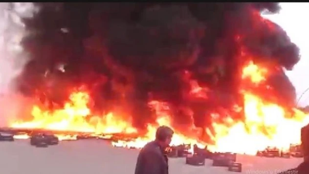 Malatya'da sebze halinde yangın: Alevler gökyüzünü kapladı