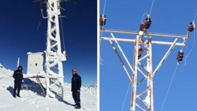 Sibirya değil Yüksekova... Elektrik direkleri buz tuttu