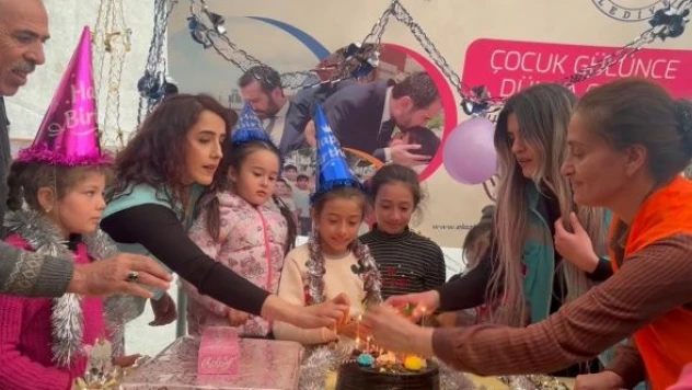 Depremzede Ceylin'e doğum günü sürprizi