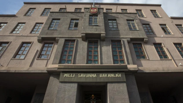 MSB ambulans uçakları depremzedelerin yardımına konuşor