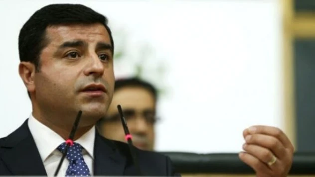 Selahattin Demirtaş: "Seçimi ertelemek siyasi darbe olur"