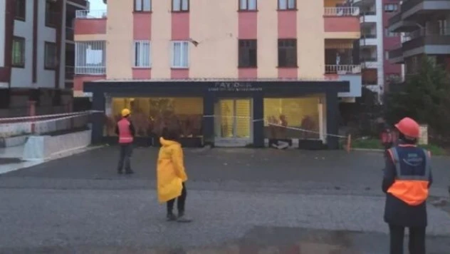 Vali isyan etti: &quotBöyle yaparak kime hizmet ediyorsunuz?&quot