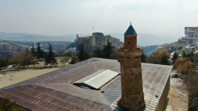 870 yıllık tarihi Eğri Minare, 3 büyük depremde de yıkılmadı