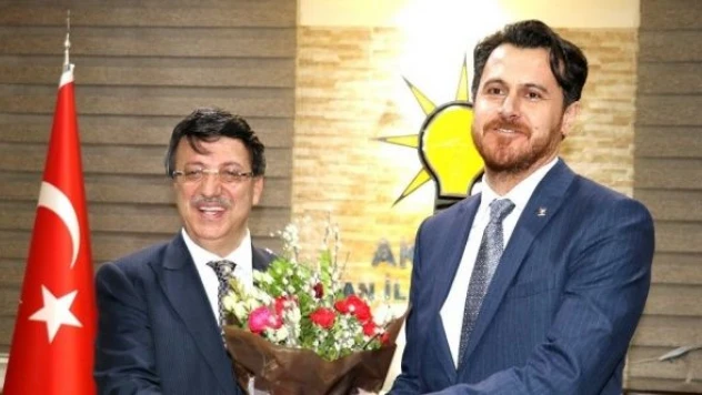 AK Parti Van İl Başkanı Emre Güray görevi devraldı