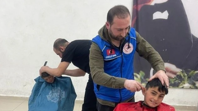 Ardahan'da öğrencilere ücretsiz saç tıraşı hizmeti