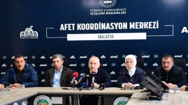 Bakan Karaismailoğlu: ''Devlet ve millet omuz omuza vermeyi bildik''