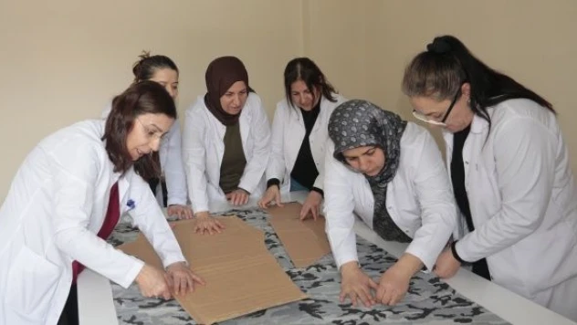 Bitlisli kadınlar depremzedeler için bir araya geldi