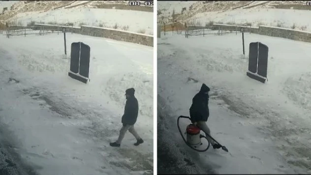 Kars'ta caminin ses sistemini çaldılar