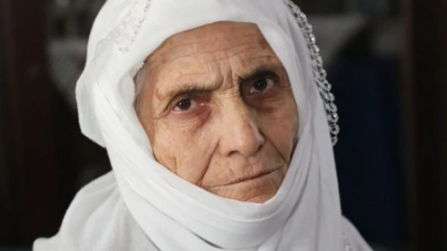 Çocukları kumasının üzerine kayıtlı! 70 yıldır kimliksiz yaşayan kadın kimliğini istiyor...