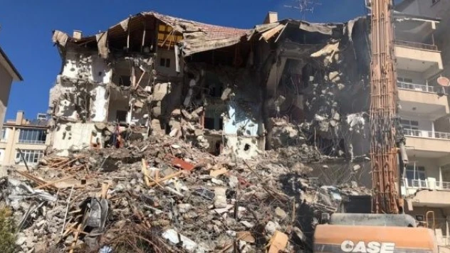 Elazığ'da hasarlı bina sayısı 7 bin 402 olarak belirlendi