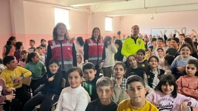 Erzincan'da &quotGüvenli Okul Güvenli Gelecek&quot projesi