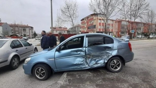 Erzincan'da 3 araç çarpıştı!