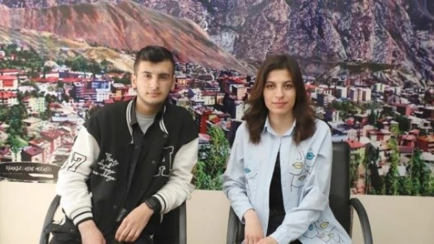 Isınmak için tahta topluyordu, gelen ses sonrası bakın ne oldu?