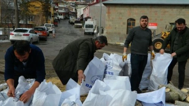 Posof halkı depremzedeleri unutmuyor
