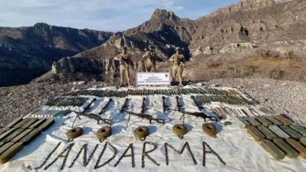 Şırnak'ta ana silah deposu olarak kullanılan mağaralara operasyon