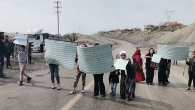 Şırnak'ta vatandaş yolda eylem yaptı