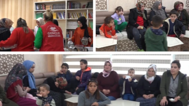 Vanlı kadınlardan depremzede kadınlara 'Ǝ Mart Dünya Kadınlar Günü'' etkinliği