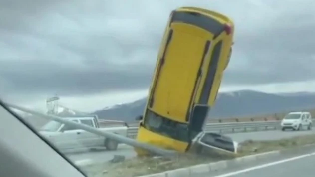 Van'daki kaza sonrası şaşırtan görüntüler ortaya çıktı