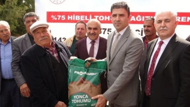 Vanlı çiftçiye sertifikalı korunga tohumu desteği