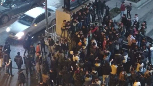 Beşiktaşlılar Hakkari'de sokaklara döküldü