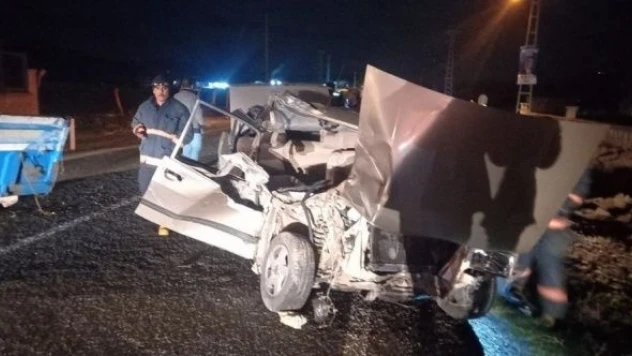 Elazığ'da römorkla otomobil birbirine girdi!
