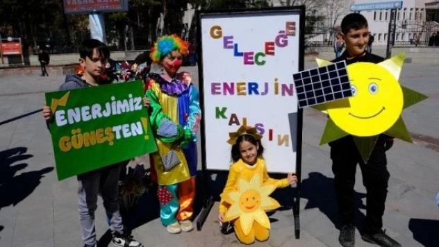 Romanya işbirliğiyle öğrenciler eTwinning projesi ile buluştu