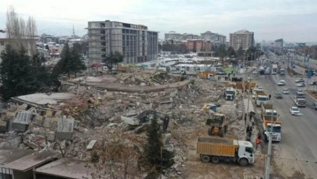 Van ekibi, 7 bin 300 kamyon seferiyle hafriyat taşıdı