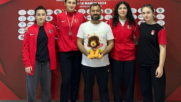 2024 Uluslararası Şampiyonlar Turnuvası'nda Erzincanlı güreşçilerin başarısı