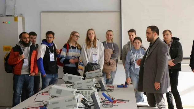 23 yabancı öğrenci ve akademisyen KBÜ'de eğitim aldı